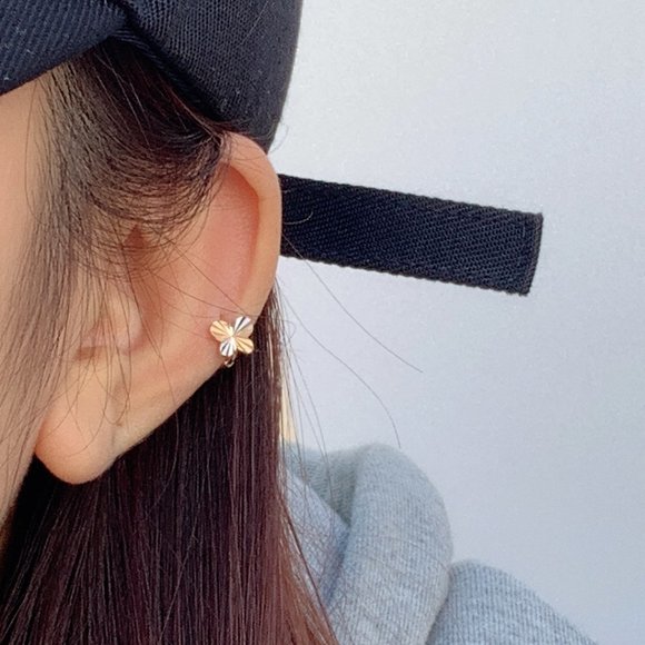 [14K Gold Plated] Butterfly Cartilage Earring - Picture 4 of 4